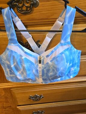 Victoria's Secret Blue & White Front-Zip Workout Bra